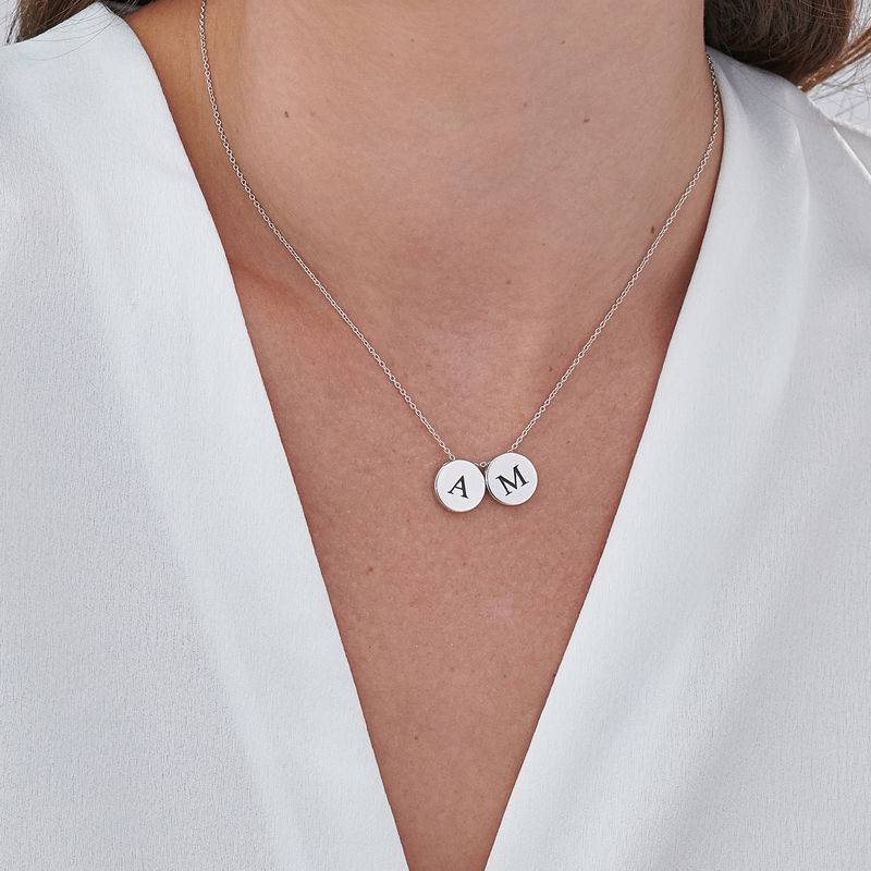 Cirkel halskæde med bogstav i sølv-2 produkt billede