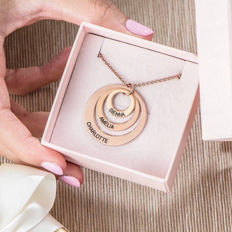 Joyería para Mamá – Collar de Tres Discos en Chapa de Oro Rosa foto de producto