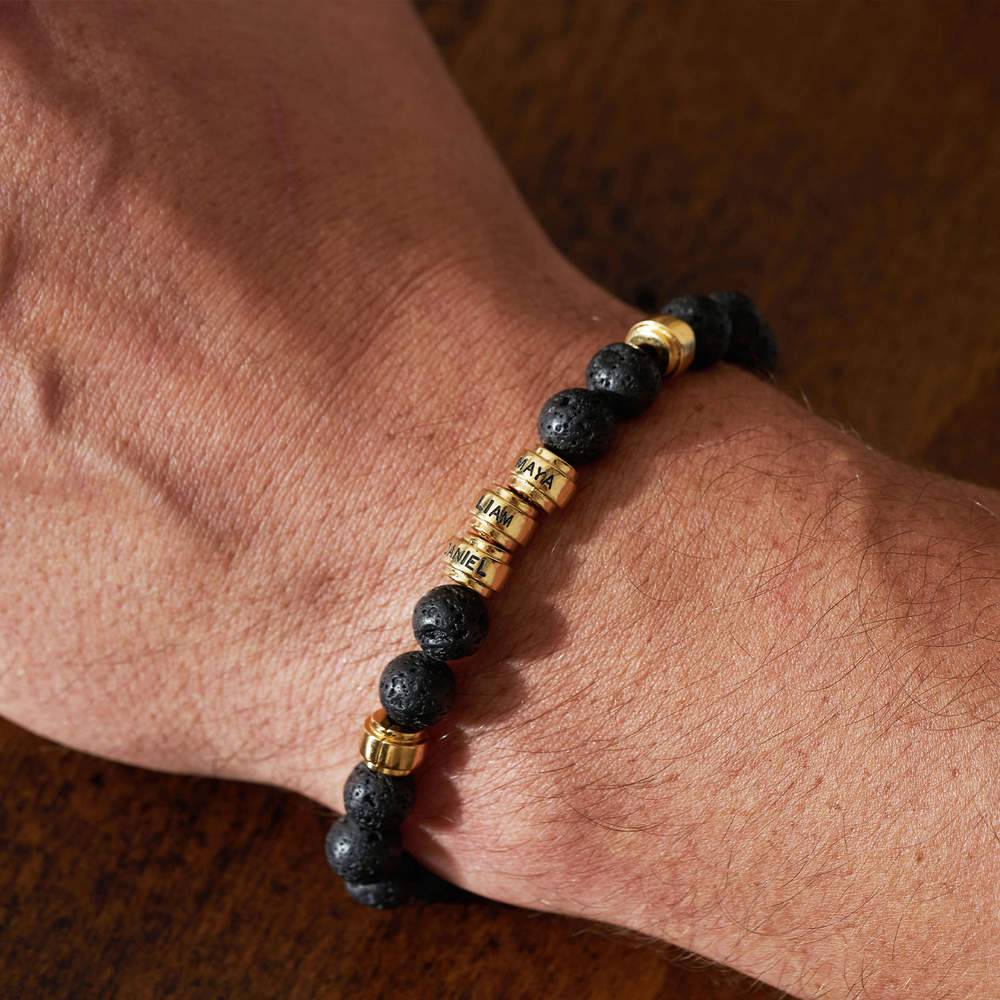Schwarzes Armband mit Lavasteinen und vergoldeten Beads für Herren-4 Produktfoto