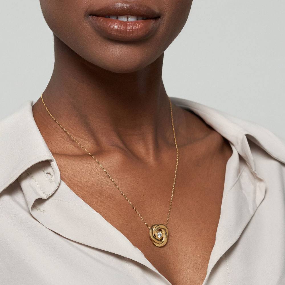 Collar Love Knot con diamante de 0.25 ct en chapa de oro de 18K-2 foto de producto