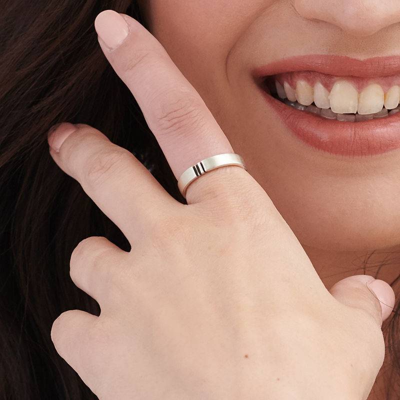 Conjunto de anillos de promesa de pareja con inicial a juego en plata-4 foto de producto