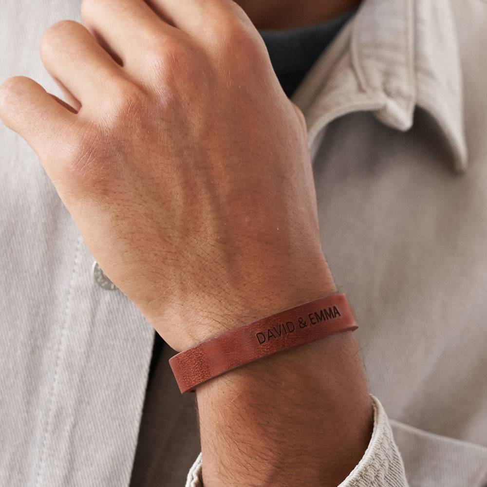 Men's Total Brown Leather Name Bracelet product photo