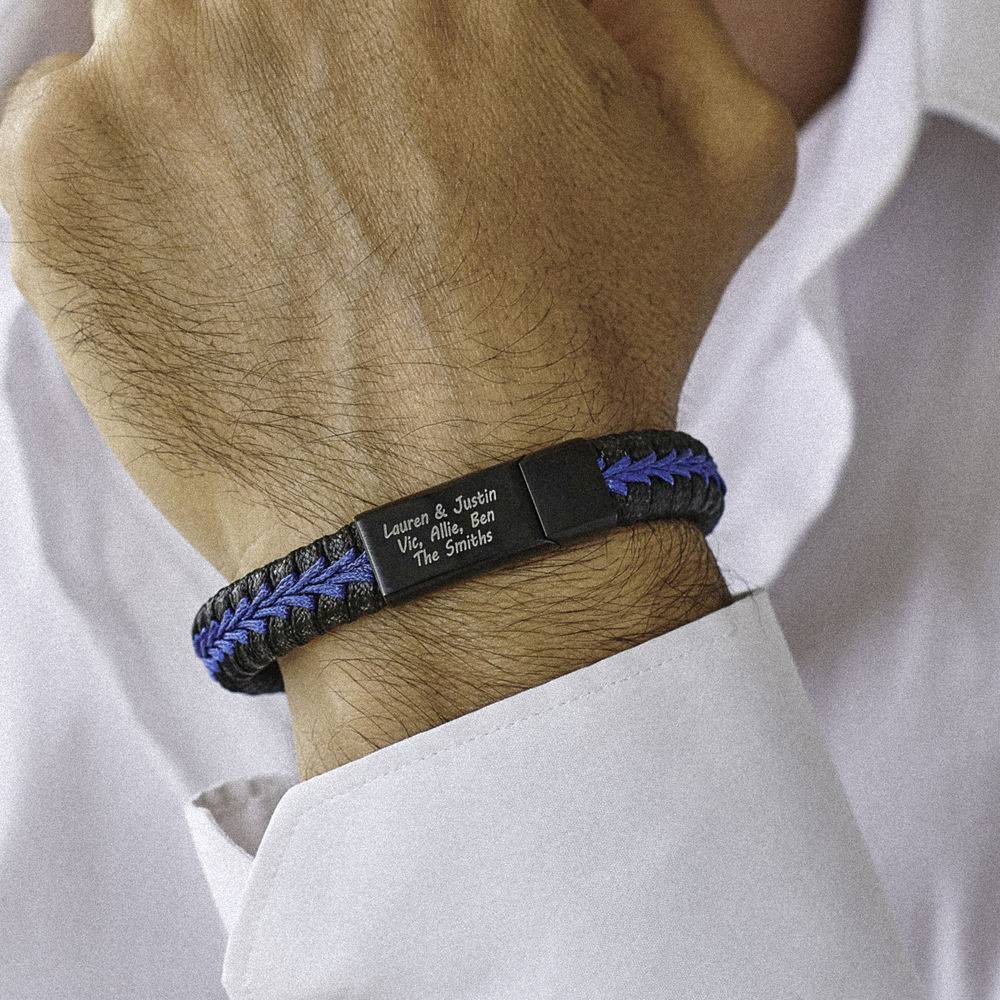 Gegraveerde Heren Armband in Matzwart en Zwart met Blauw Leer-1 Productfoto