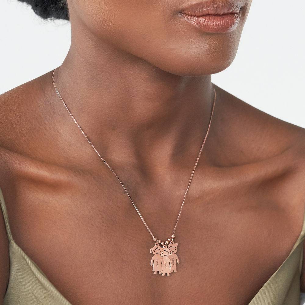 Mors halskæde med graverede børne-charms i rosaforgyldt sølv-4 produkt billede