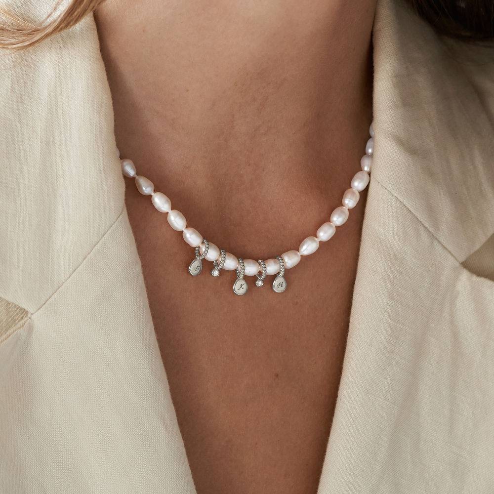 Julia diamant initial halskjede med perler i sterlingsølv-1 produktbilde
