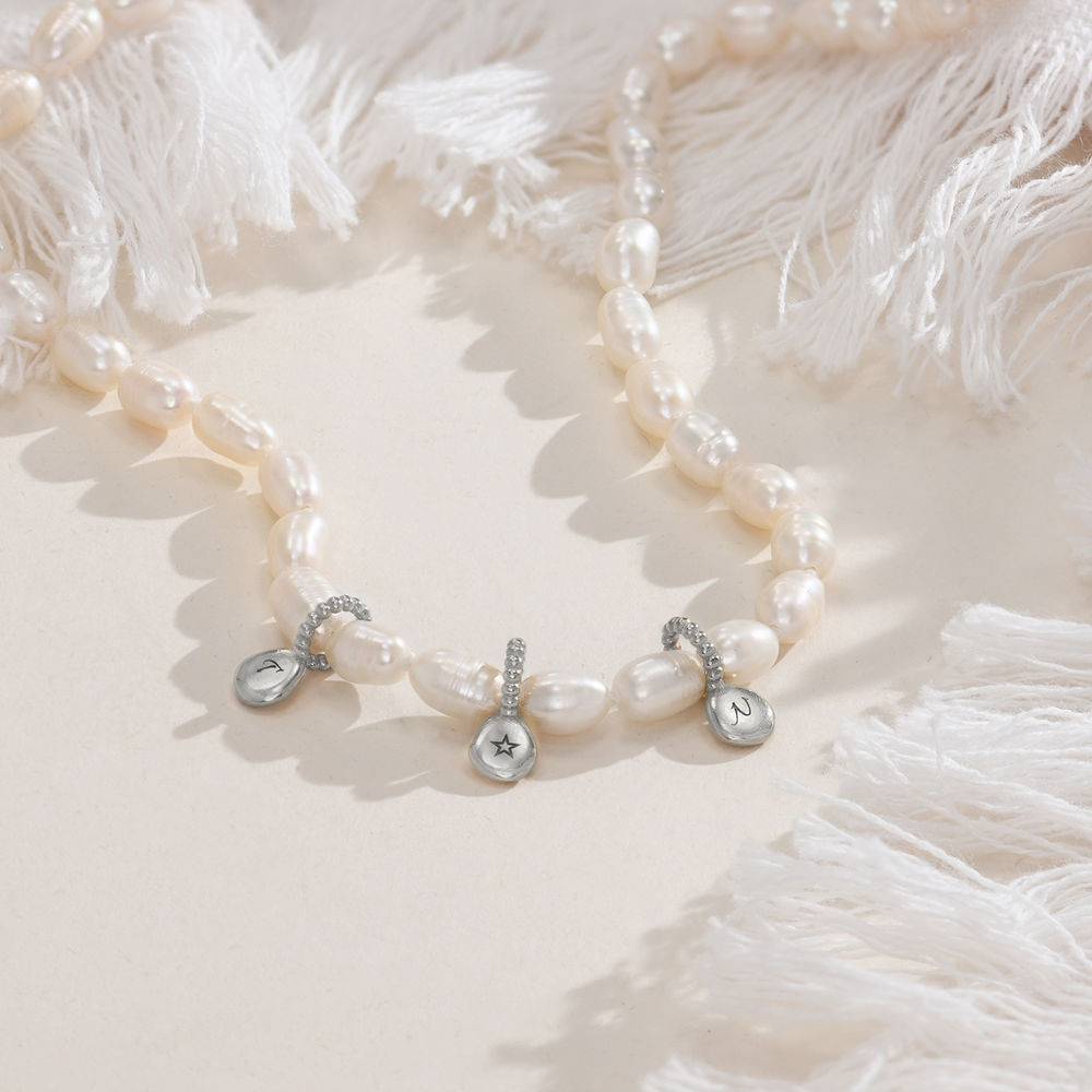 Julia initial halskjede med perler i sterlingsølv-1 produktbilde