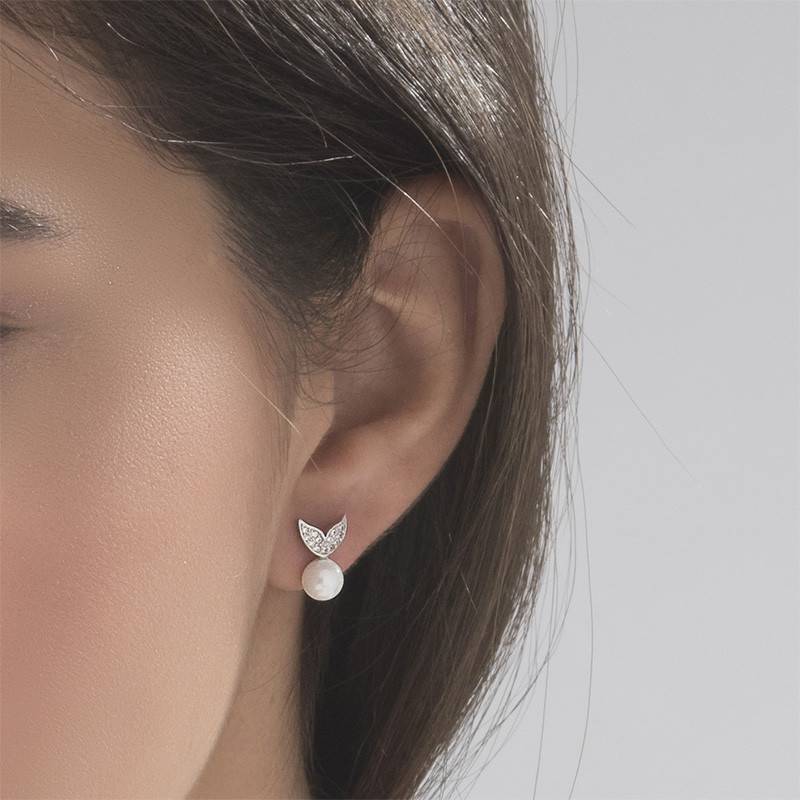 Pearl & Cubic Zirconia Stud Earrings-2 product photo
