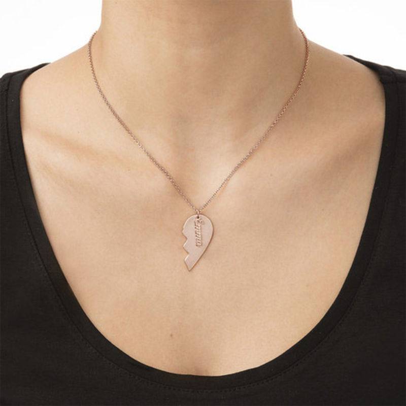 Collar Corazón Grabado de Parejas en Chapa de Oro Rosa Mate-1 foto de producto