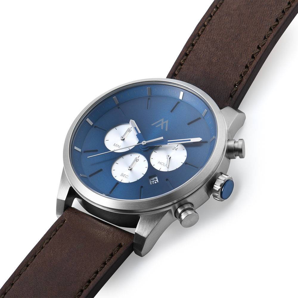 Quest Chronograph Herrenuhr mit dunkelbraunem Lederarmband und blauem Zifferblatt-7 Produktfoto