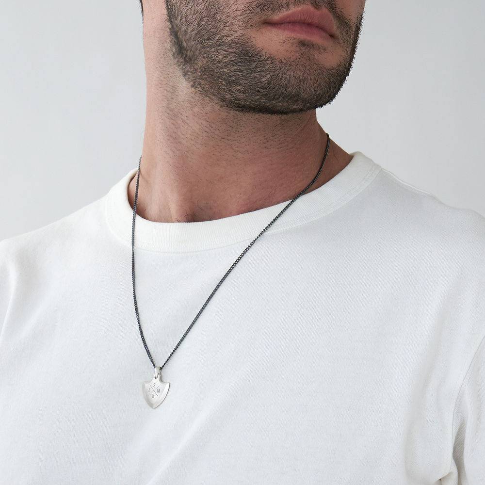 Collar "Escudo" de Hombre en Plata de Ley Mate foto de producto