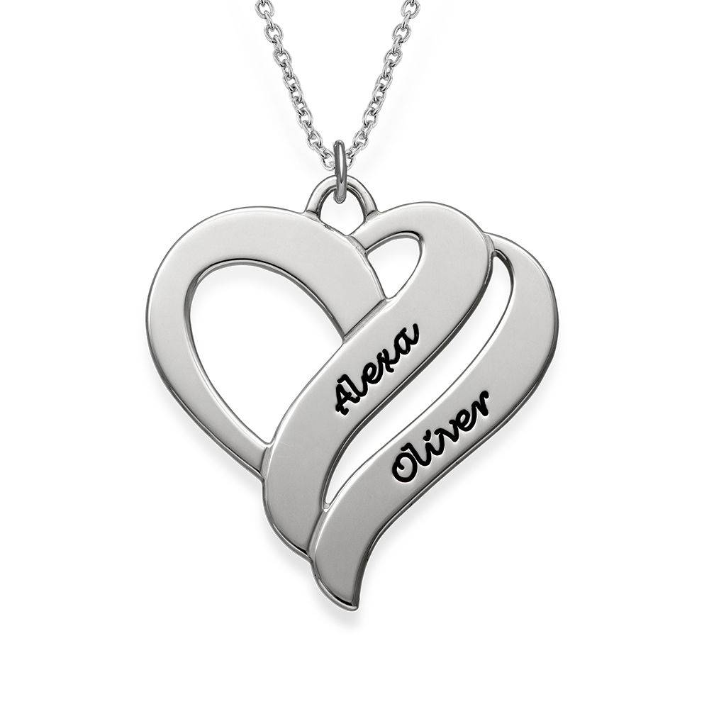 To hjerter banker som èt-halskæde med gravering i sølv produkt billede