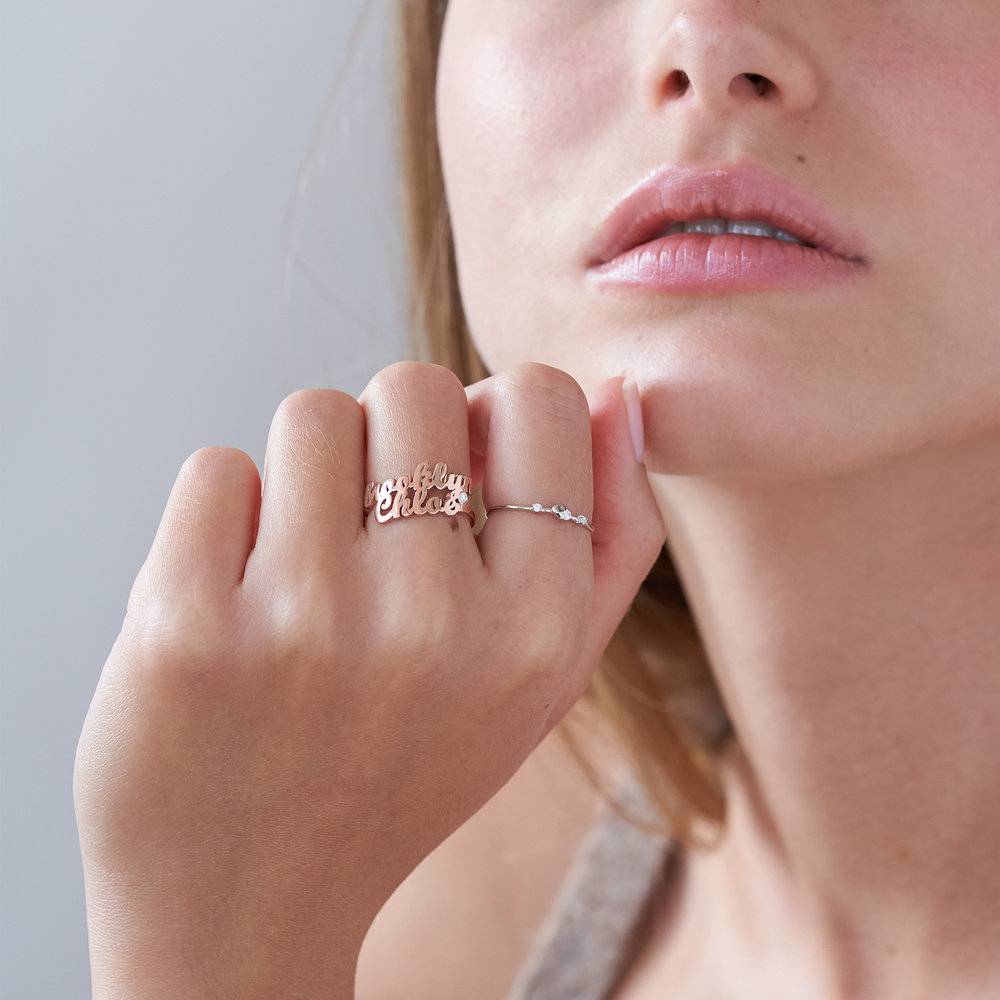 Script Dubbele Naam Ring met Diamant in 18K Rosé Verguld Goud-1 Productfoto