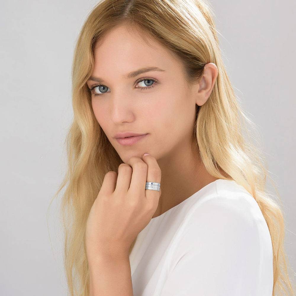 Stabelbar ring med navn og månedssten i sølv-6 produkt billede