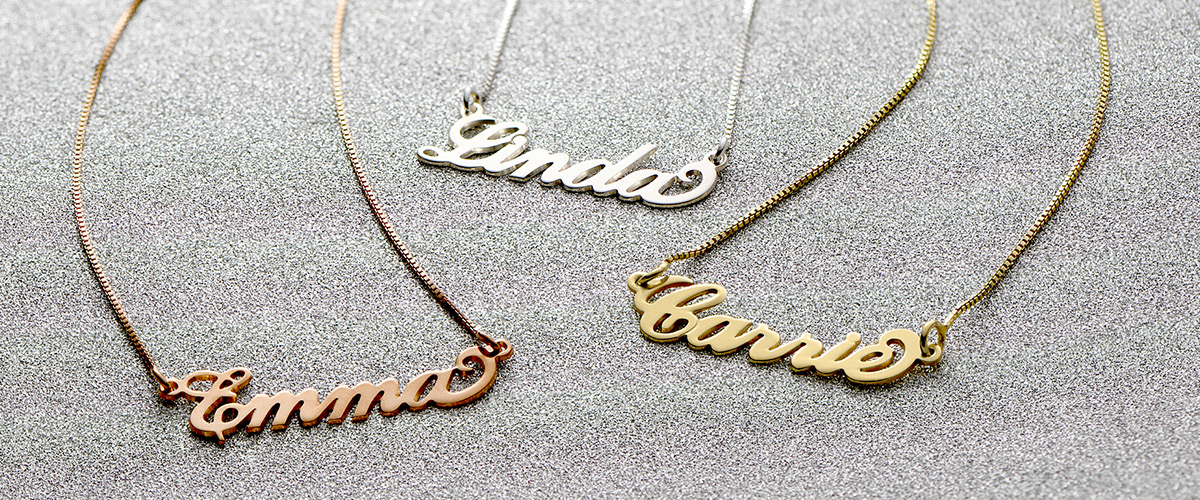 The Iconic Carrie Name Necklace